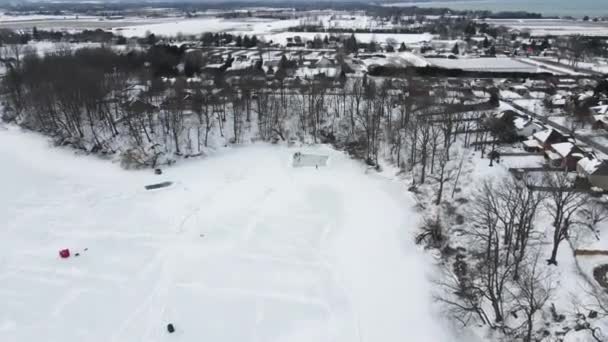 Many People Going Circle Ice Rink Aerial Shot Approaching Frozen — Αρχείο Βίντεο