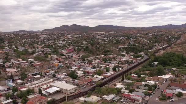 애리조나주 노갈레스에 경계선 멕시코와 사이에 수비대의 항구이다 공중에서의 정적인 — 비디오