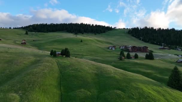 Aerial View Seiser Alm Valley Traditional Wooden Mountain Huts Dolomites — Video