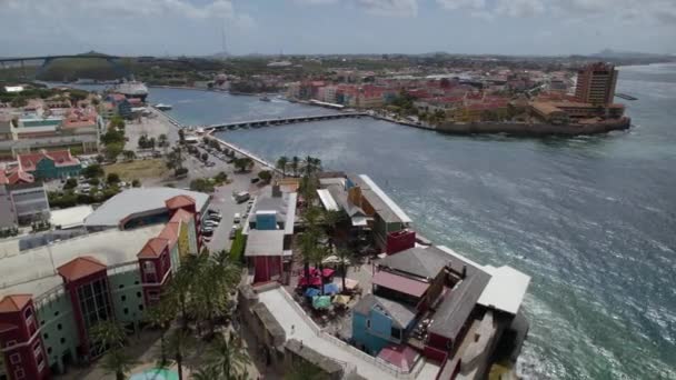Aerial Establishing Shot Center Willemstad Capital Curaao Island Caribbean — Vídeos de Stock