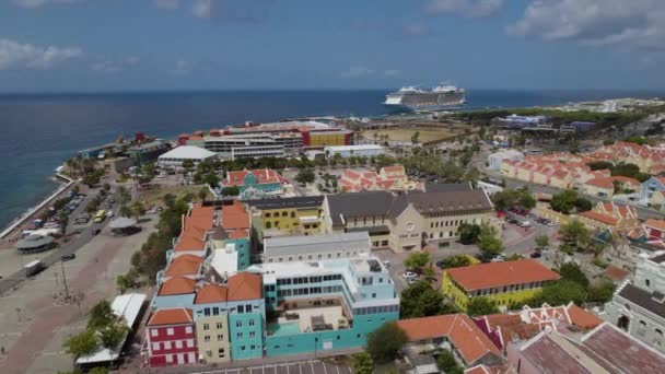 Aerial Establishing Shot Historical Center Willemstad Curaao Giant Cruise Ship — 图库视频影像