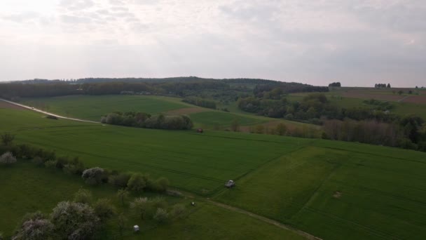 Wide Aerial View Vast Green Meadows Hills Forests German Town — ストック動画