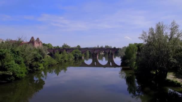 Old Bridge Montauban France Crossing Tarn River Car Traffic Aerial — Video