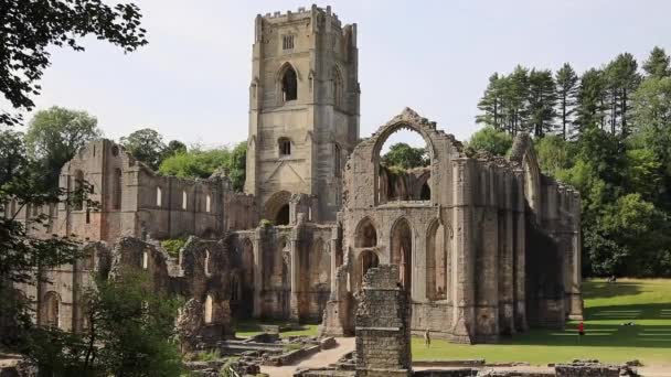 Footage Ruined Cistercian Monastery Fountains Abby North Yorkshire Shot Summers — Vídeo de Stock
