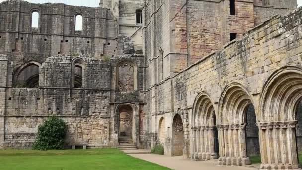 Walls Ruined Cistercian Monastery Fountains Abby North Yorkshire — Stock video