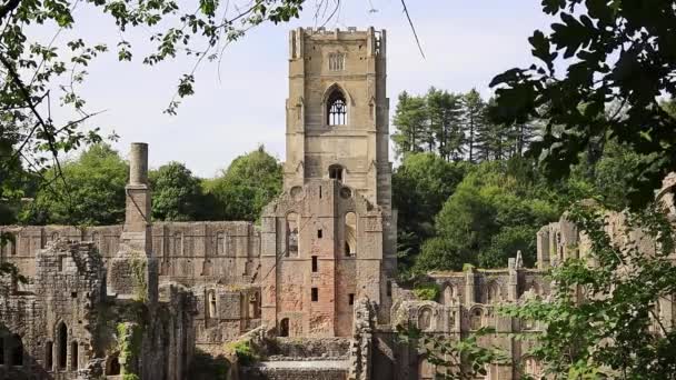 Footage Ruined Cistercian Monastery Fountains Abby North Yorkshire — Stockvideo