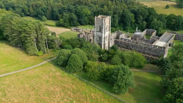 Aerial Drone Footage Historical 13Th Century Fountains Abby Ruins North — Stock Video