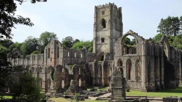 Footage Ruined Cistercian Monastery Fountains Abby North Yorkshire — Vídeo de Stock