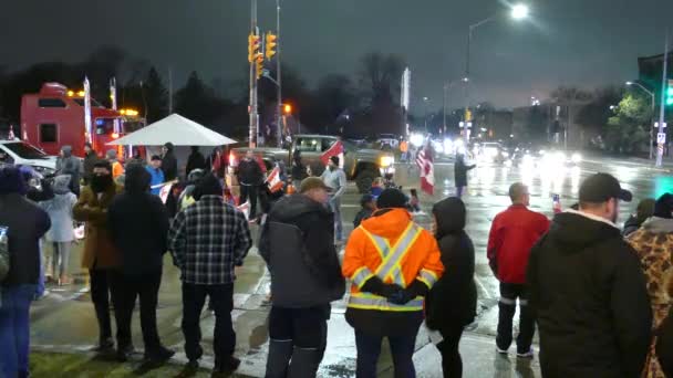 Crowd People Gathering Nation Trucker Protest Lockdown Mandates Canada Border — Αρχείο Βίντεο