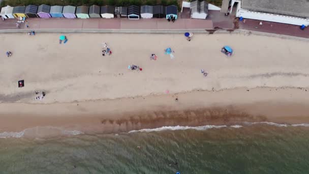 Drone Footage People Sun Bathing Beach Clacton Sea Essex — ストック動画