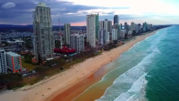 Surfers Paradise Skyline Cloudy Day Gold Coast Queensland Australia Aerial — Stockvideo