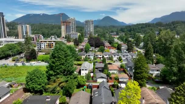 Homes Condominiums Lynnmour Neighbourhood North Vancouver Canada Aerial Drone Shot — Vídeo de Stock