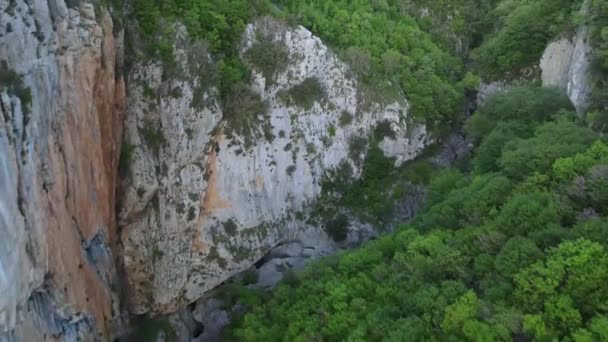 Aerial Drone View Cliff Albanian Canyon Syri Ciklopit Albanian Nature — Vídeo de Stock