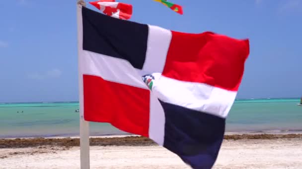 Dominican Republic Flag Blowing Wind Sunny Tropical Island Beach Caribbean — Vídeos de Stock