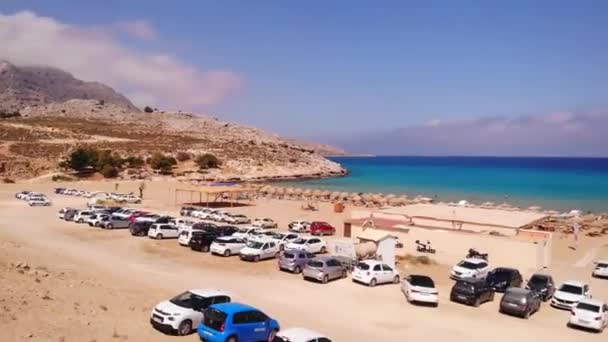 Parking Lot Full Cars Beach Rhodes Greece Aerial Drone Shot — Vídeo de stock