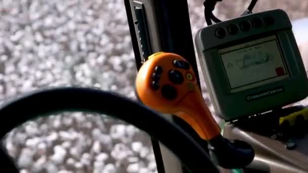 Instruments Tractor Harvester Picker Stripper While Gathering Cotton — Vídeo de Stock