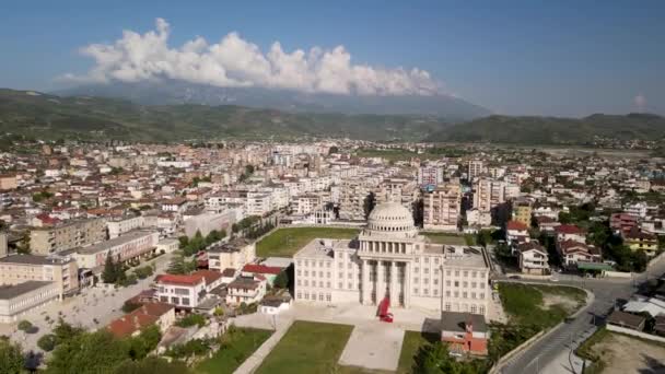 Hotel Colombo Berat Againts Berat Cityscape Mountains Albania Establishing Aerial — Stock videók