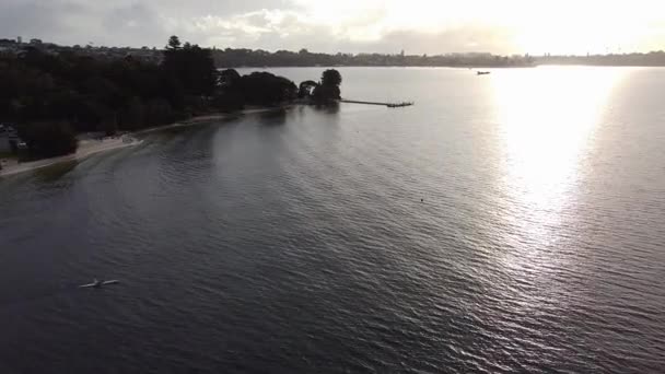 Aerial View Kayaker Beautiful Sunset Swan River Perth Australia — Stockvideo