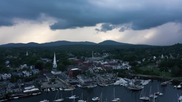 Coastal Cityscape Seaside Scenery Maine Harbor Usa Drone Pull Back — стоковое видео