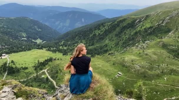 Young Girl Hiker Fair Hair Sitting Rocky Peak Looking Out — Wideo stockowe