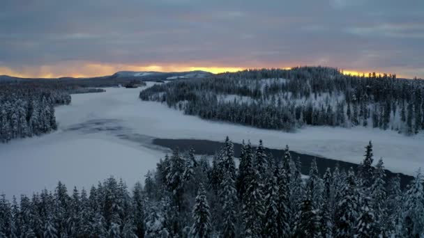 Beautiful Aerial View Orbiting Right Snowy Lapland Sweden Winter Lake — Stock video