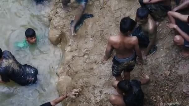 Central Java Indonesia June 2022 Panjat Pinang Greasy Pole River — Stockvideo