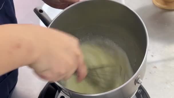 Professional Pastry Chef Hand Mixing Whisking Cooked Egg White Steaming — Vídeo de Stock