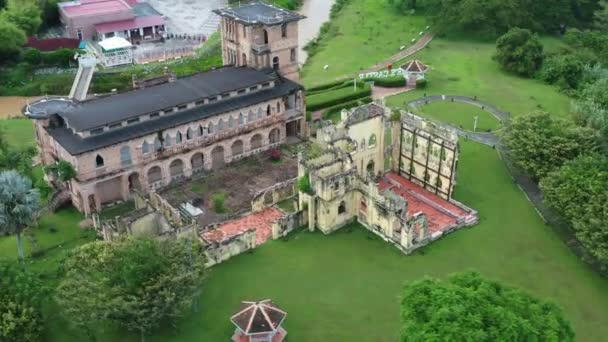 British Colonial Ruins Old Scottish Folly Drone Fly Riverside Incomplete — Vídeo de stock