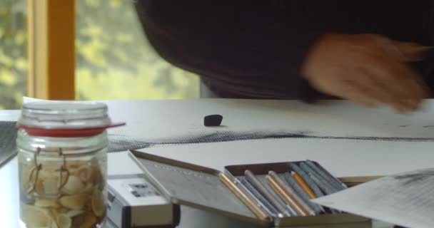 Smearing Charcoal Crayon Ink Edges Canvas Rigorously — Stock videók