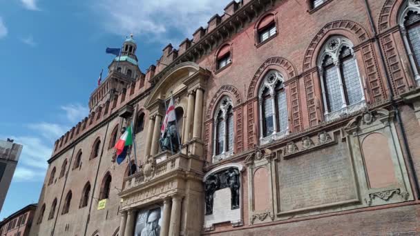Entrance Palazzo Accursio Comunale Bologna Waving Flags — Stock video