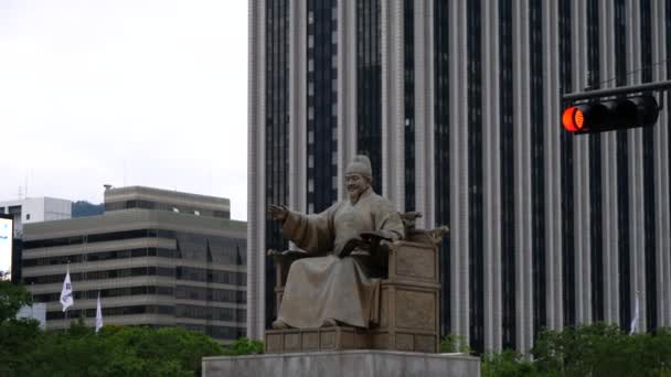 Statue King Sejong Great Seoul City Skyscraper Building Background — Stockvideo