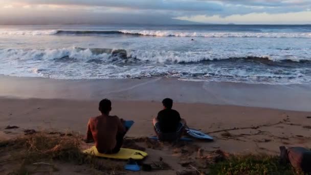 Two Male Bodyboarders Stretching Getting Ready Surf Big Waves Sunrise — Vídeos de Stock