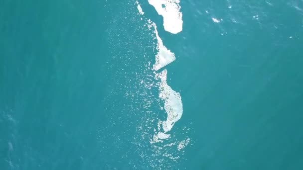 Blue Ocean Water Natural Foam Top Aerial Bird Eye Shot — Stok video