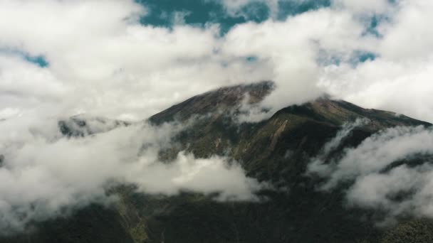 Steam Clouds Tungurahua Summit Cordillera Oriental Ecuador Aerial Drone Shot — Vídeo de Stock
