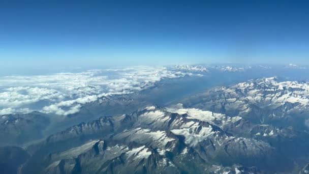 Δραματικές Αποδείξεις Της Κλιματικής Αλλαγής Αεροφωτογραφία Των Χιονισμένων Βουνών Των — Αρχείο Βίντεο