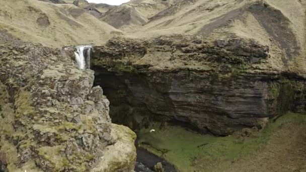 Drone Shot Kvernufoss Waterfall — ストック動画