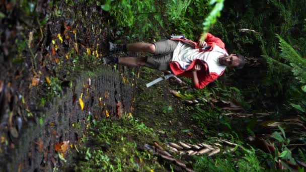 Slow Motion Caucasian Explorer Traveller Adventurer Exploring Costa Rica Central — Vídeo de stock