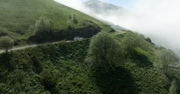 Tskhratskaro Pass Car Driving Foggy Day Samtskhe Javakheti Georgia Aerial — Vídeo de Stock