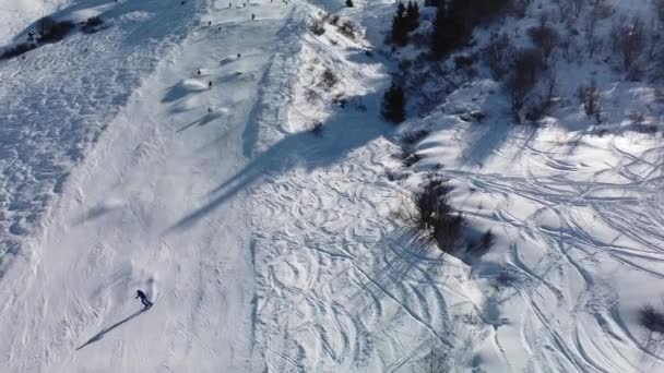 Accident Winter Holiday Swiss Ski Resort Drone View — стоковое видео