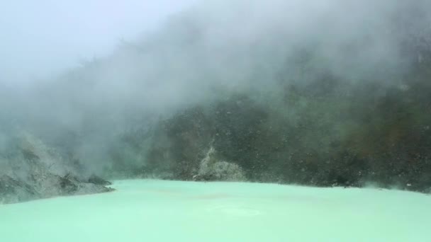 Camera Panning Right Extreme Sulfur Lake Kawah Putih Bandung Indonesia — ストック動画