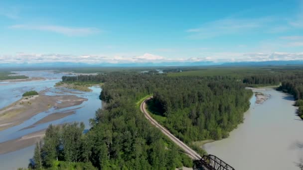 Drone Video Alaska Railroad Train Trestle Denali Distance Summer — Stockvideo
