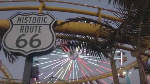 Solar Powered Ferris Wheel Pacific Park Santa Monica Lit Night — ストック動画
