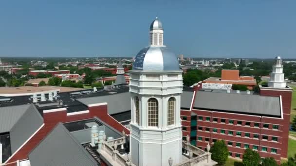 Baylor University Campus Aerial Orbit Dome College Building Rooftop — Stock videók