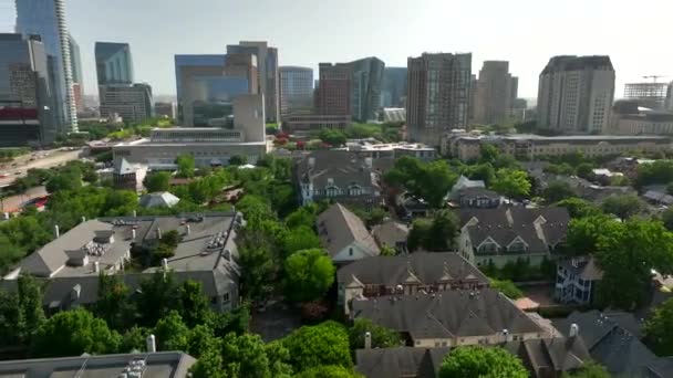 德克萨斯州达拉斯的住宅区 市中心的空中轨道 — 图库视频影像