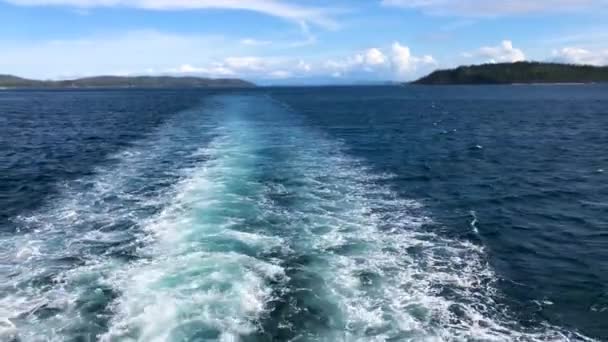 Foamy Wake Blue Ocean Created Cruising Vessel Pov Slow Motion — Vídeo de Stock