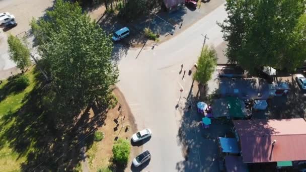 Overhead Drone Video Main Street Talkeetna Alaska Sunny Summer Morning — стокове відео