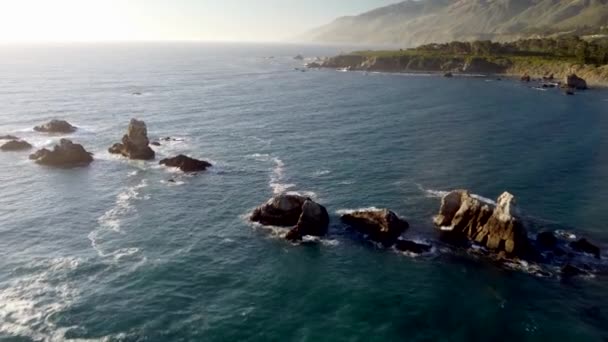 Drone Shot Push California Rocky Coastline 24Fps — Stock videók