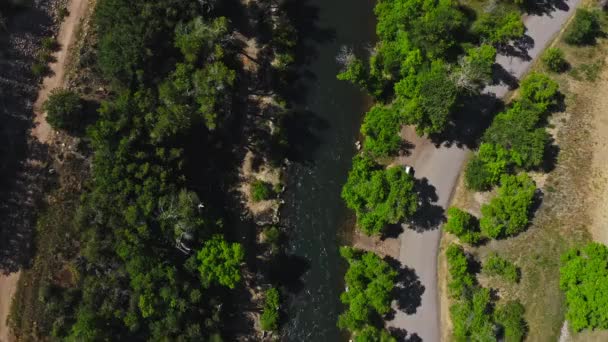 Erratic Aerial Tubers Flowing River — Vídeo de Stock