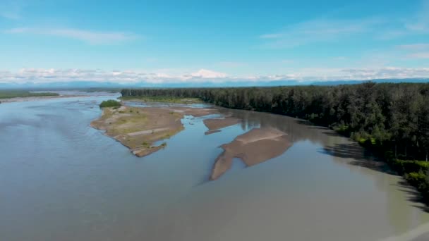 Drone Video Susitna River Denali Mountain Distance Alaska Summer Day — ストック動画