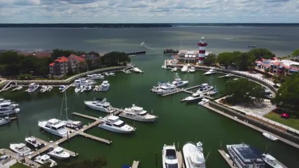 Wide Orbiting Drone Shot Marina Habor Town Hilton Head Island — Stock video